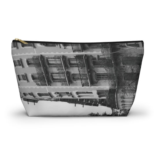 Eixample Quarter Barcelona Pouch