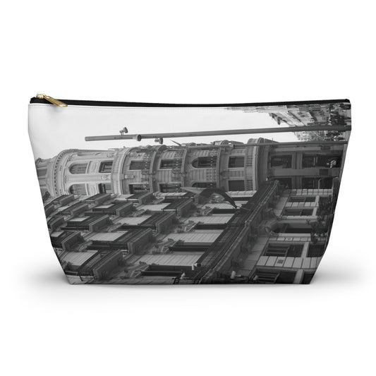 Chueca Madrid Pouch