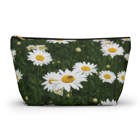 Field of Daisies Pouch