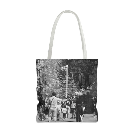 Bubbles in Square Barcelona - Tote