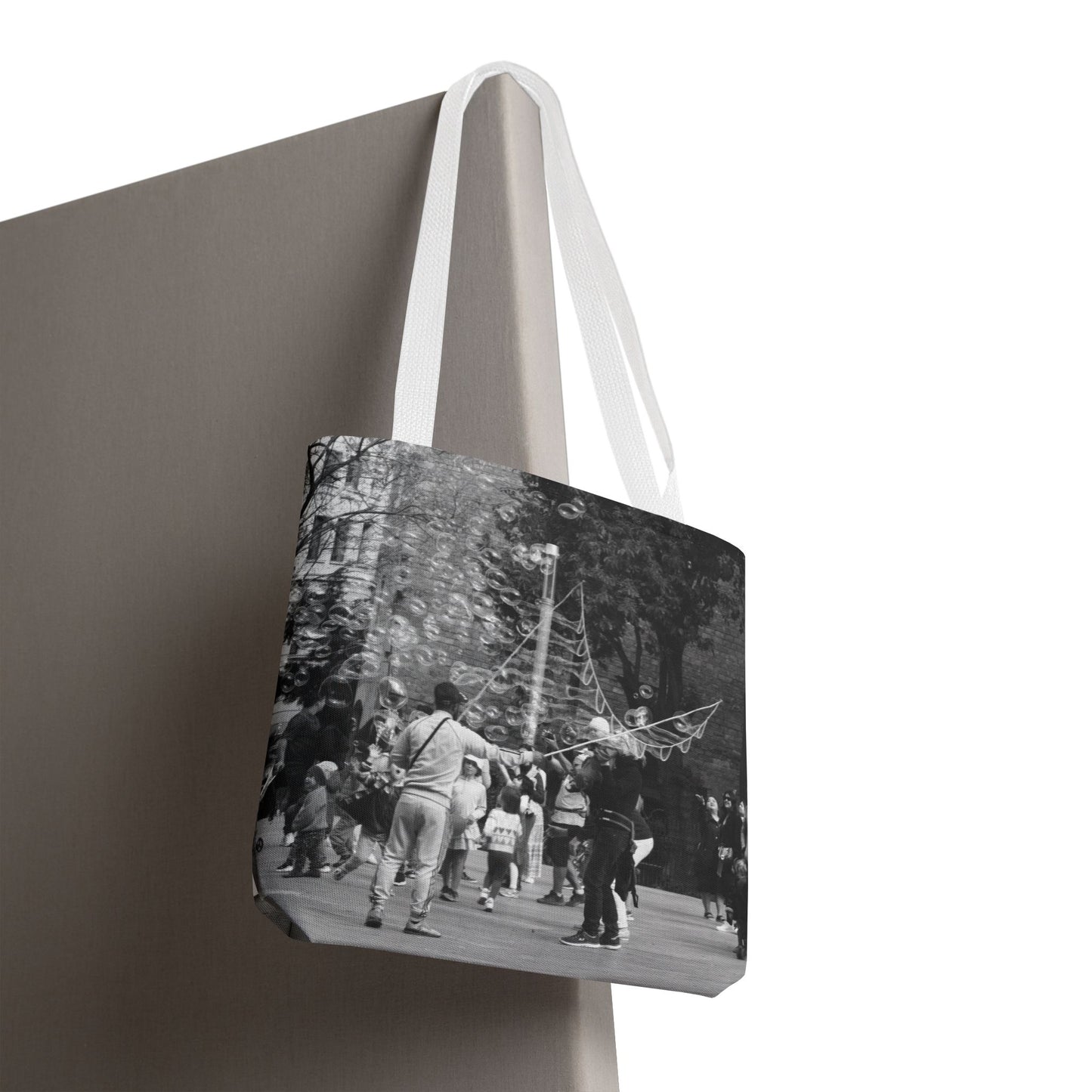 Bubbles in Square Barcelona - Tote